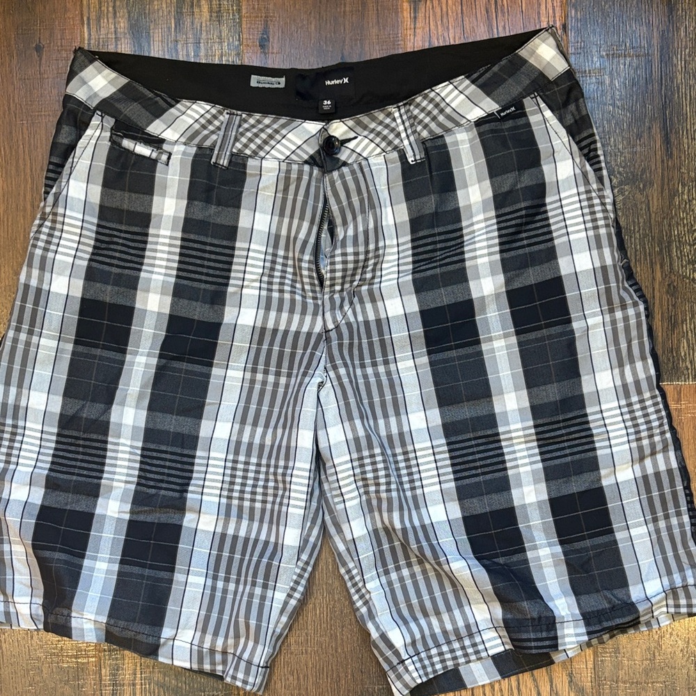 Hurley Men's Black, Gray & White Plaid Flat Front Shorts